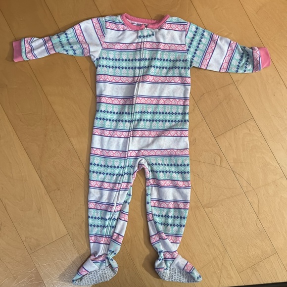 Carter’s PJS - Picture 5 of 8